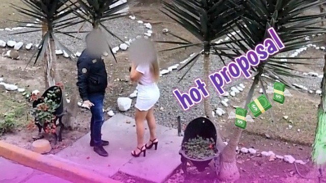 Latin Girl Agrees to Fuck a Stranger for some Money (caught on the Street)